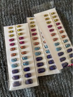 Press on nails