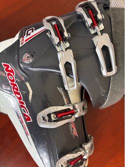 Nordica Speed Machine 10 ski boots size 13