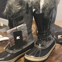 BOOTS SOREL BRAND NEW SIZE 10.5 FOR WOMWNS WATERPROOF NEVER USED $60 CHECK ORIGINAL PRICE IN STORE