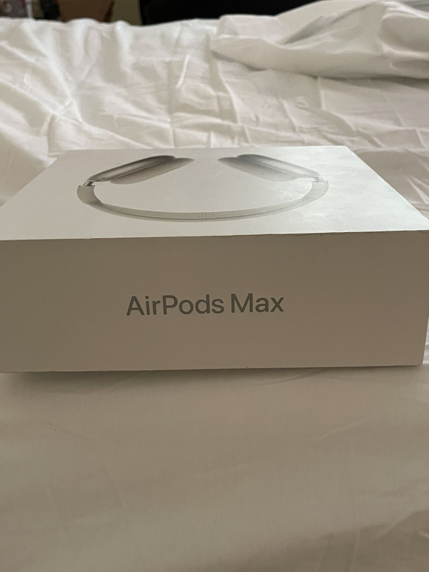 AirPod Max ; Starlight Edition W/ SmartCase
