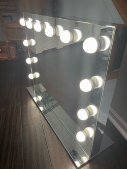 Vanity mirror