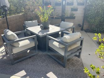 Outdoor Gas Fire Table Set With Four Chairs