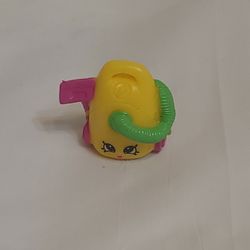 Mini Collectable Shopkins #BB-016 Vicky Vac Released 2016 W/ original packaging