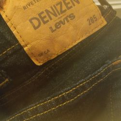 Men's Levi Jeans