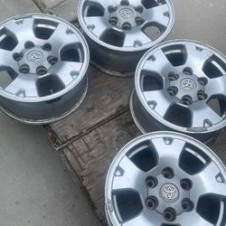 Toyota Aluminum Rinse 16 Size With Air Sensors In Excellent Condition Conditions