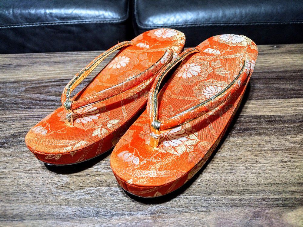 Vintage Style Asian Geisha Zori Wedge Orange Satin Sandals