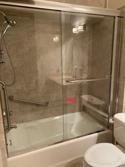 Doors for thick glass tub