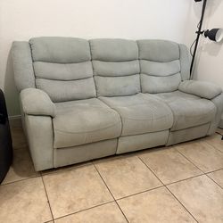 Electric reclining couch