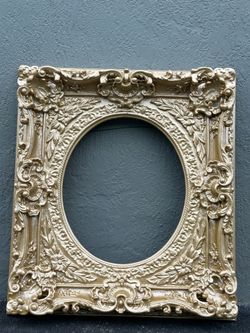 Large Ornate Gold Gilt Oval Picture Frame Rococo Baroque Style Vintage 33,5”x37,5