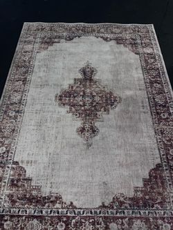 Vintage-Style Medallion Area Rug