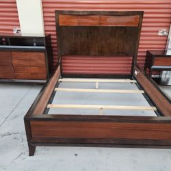 Magnussen Urban Safari Bedroom Set B1356 | Queen Bed Frame + Dresser + 2-Drawer Nightstand | Two-Tone Wood Black Smoke Warm Cognac