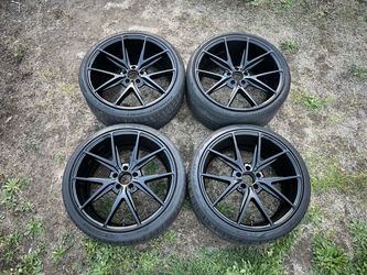Staggered Niche Misano Wheels 5x112