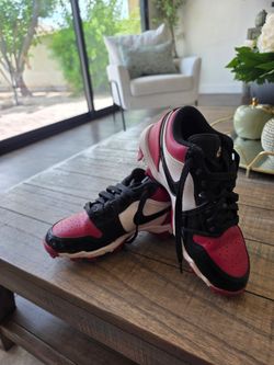 Kids baseball cleats
