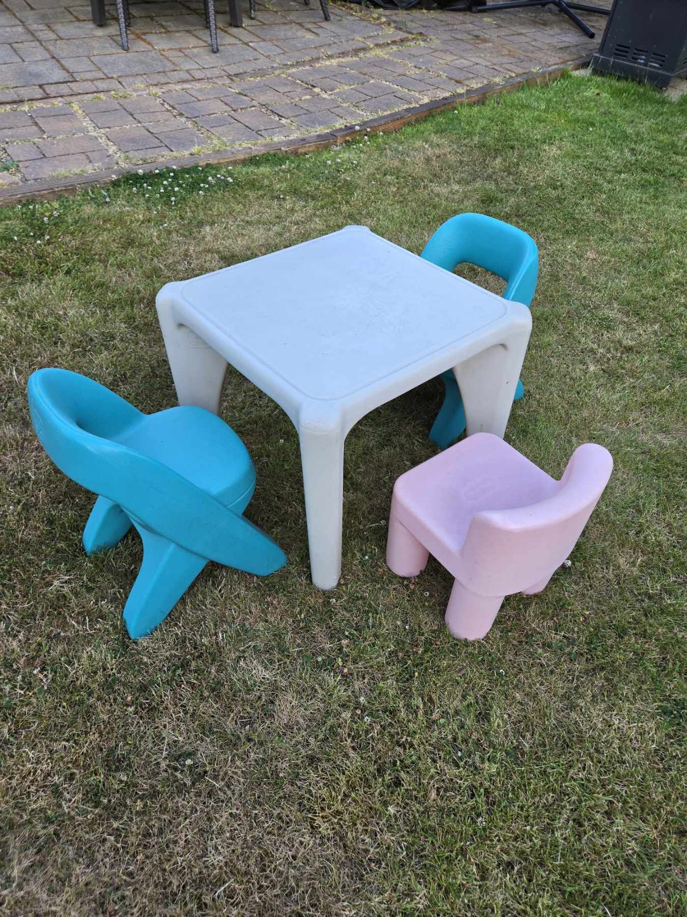 Kids Table And Chairs