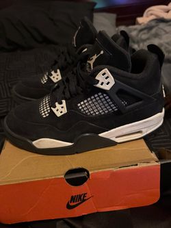 Jordan 4 retro white thunder