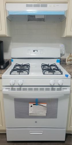 Brand New Gas Stove & Filter Fan (Douglasville area)