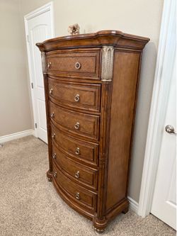Tommy Bahama primary bed suite
