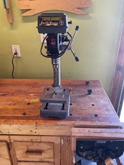 Desktop drill press