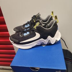 Nike Giannis Immortality Basketball Sneakers