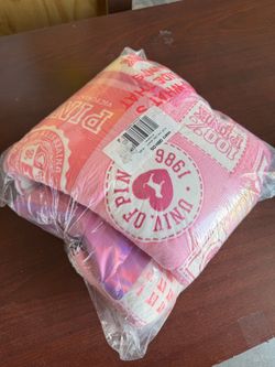 Victoria's Secret PINK Fleece Blanket