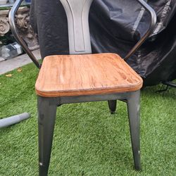 Metal w/ wood chairs
