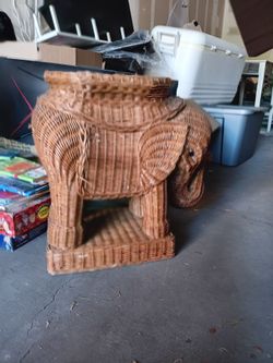 Wicker elephant