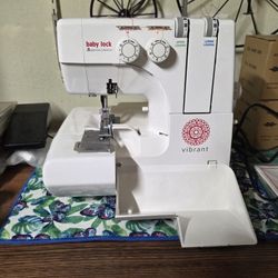 Babylock Vibrant Serger $300