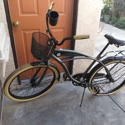 Huffy Holbrook Beach Cruiser Grey with cream tires