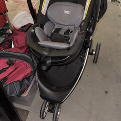 Brand New Stroller 400$ Get It For 125$ Today