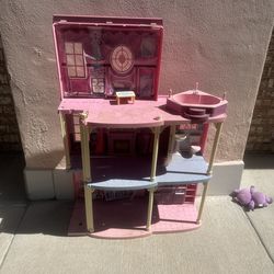 Doll house