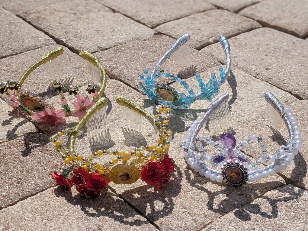 Lot Of Disney Princess Crowns (4)