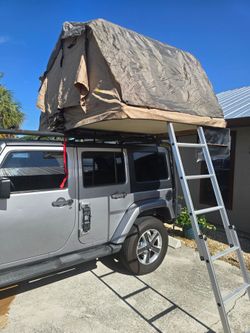 Smittybuilt Roof Top Tent..More than Half Price