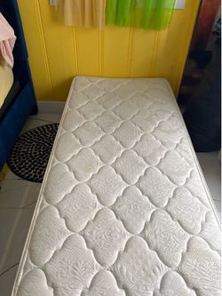 Tween mattress in good condition