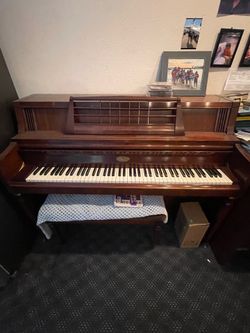 Wurlitzer piano/  FREE