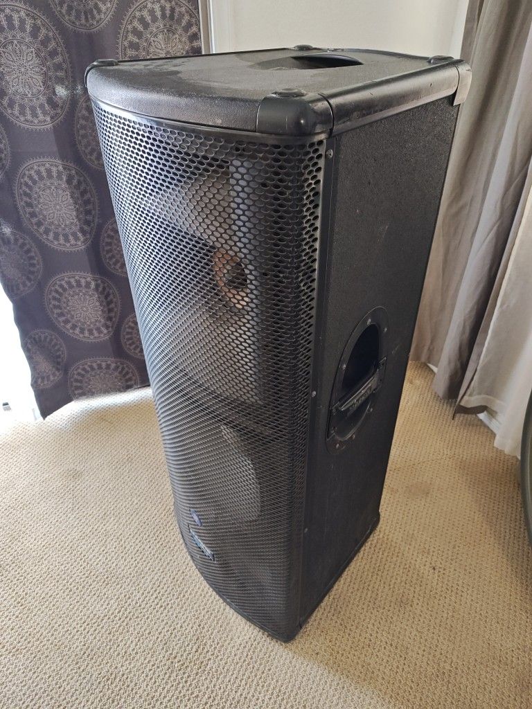 Mackie Sr1530