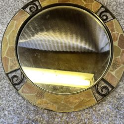Mirror. Round. Home Decor 