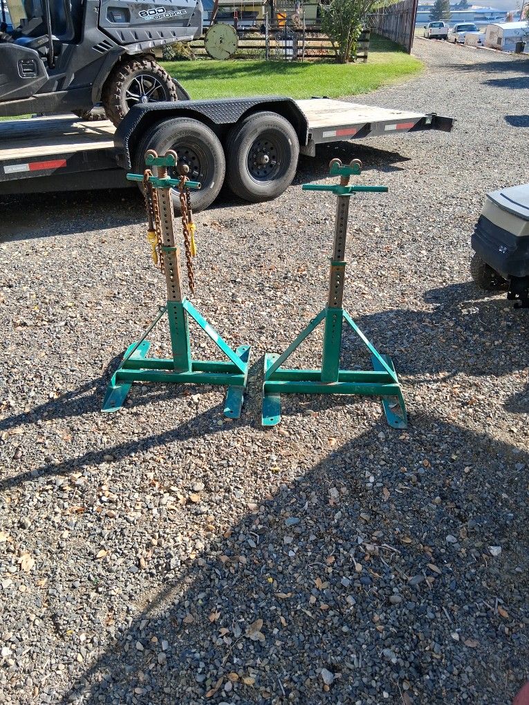 Reel Stand For Pipe