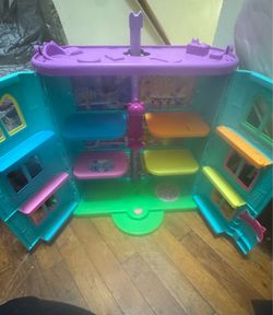 Gabby cat doll house