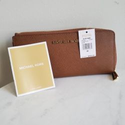 NEW Michael Kors Jet Set Travel Large Saffiano Leather Quarter-Zip Wallet