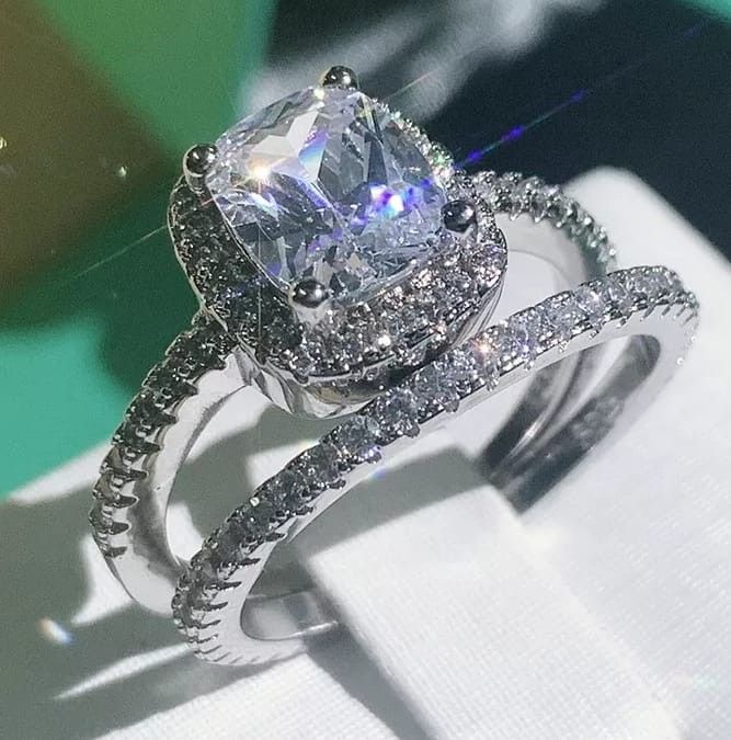 Wedding ring/engagement ring