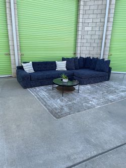 *Free Delivery* Macys Large Sectional Couch Sofa 