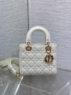 M0538 Small Lady Bag Lambskin White      20 x 17 x 8.5 cm