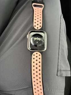 Apple Watch Series 8 features a 45mm aluminum case