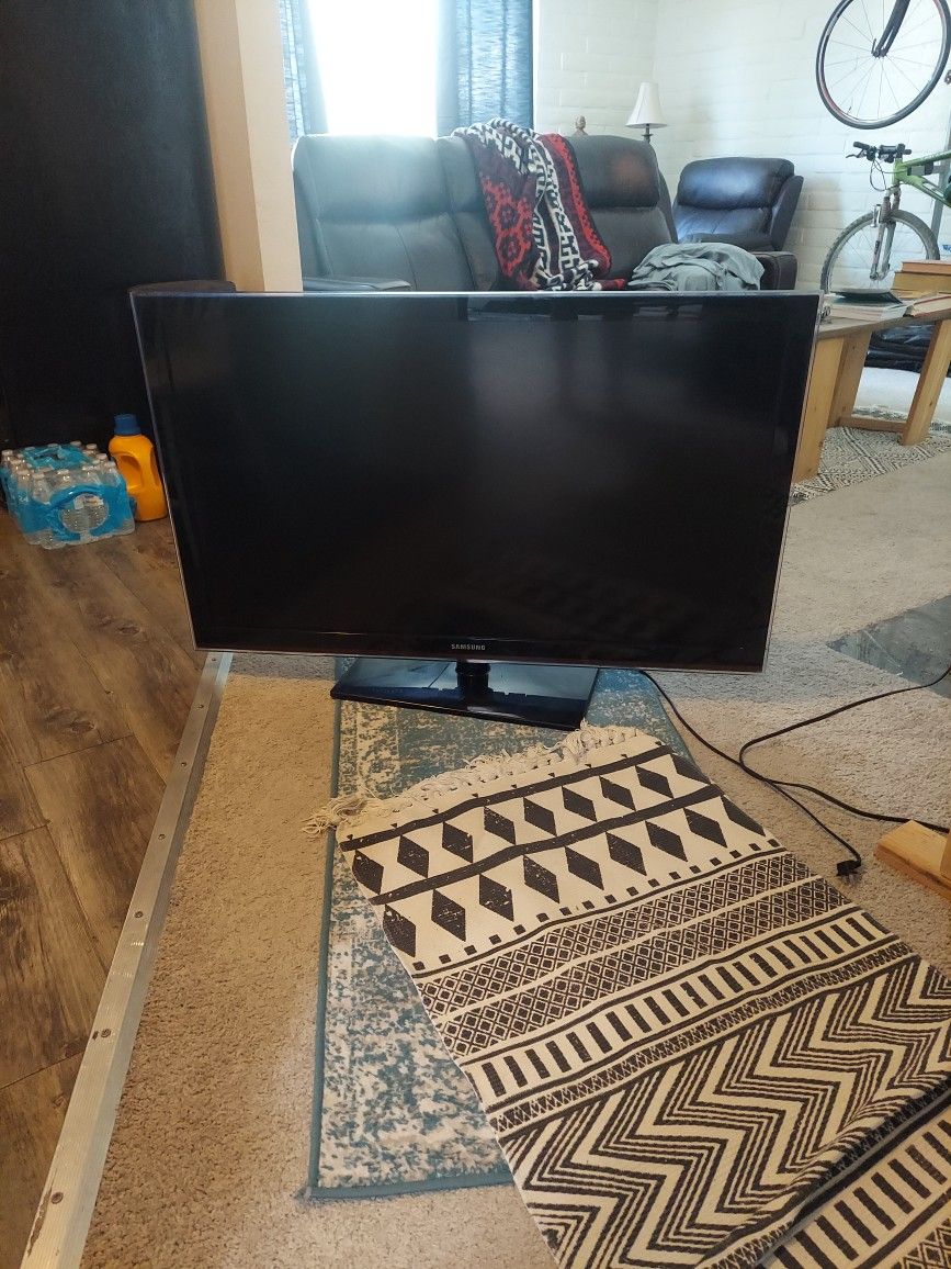 Samsung 45" TV