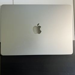 MacBook Air 2023 