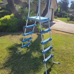 Pool Ladder with Base!