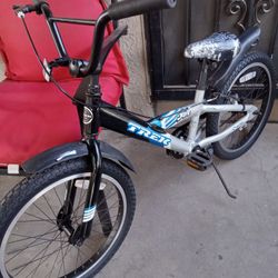 Bike TREK Tires Size 20 Very Good Condition 