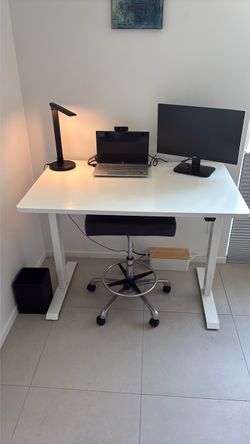 48" White Electric Motorized Standing Desk (4ft x 30in) with stool