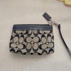 Wristlet Coach And Cross Budy  Betsy Johnson