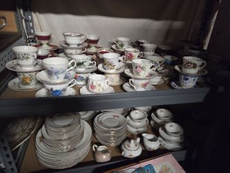 Tea cups and saucer sets message me for prices